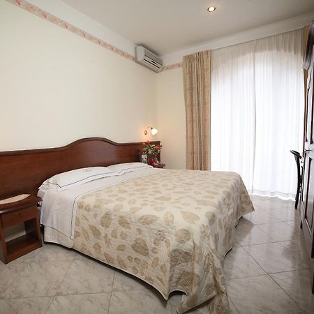 Il Castello Hotell Terzigno Exteriör bild