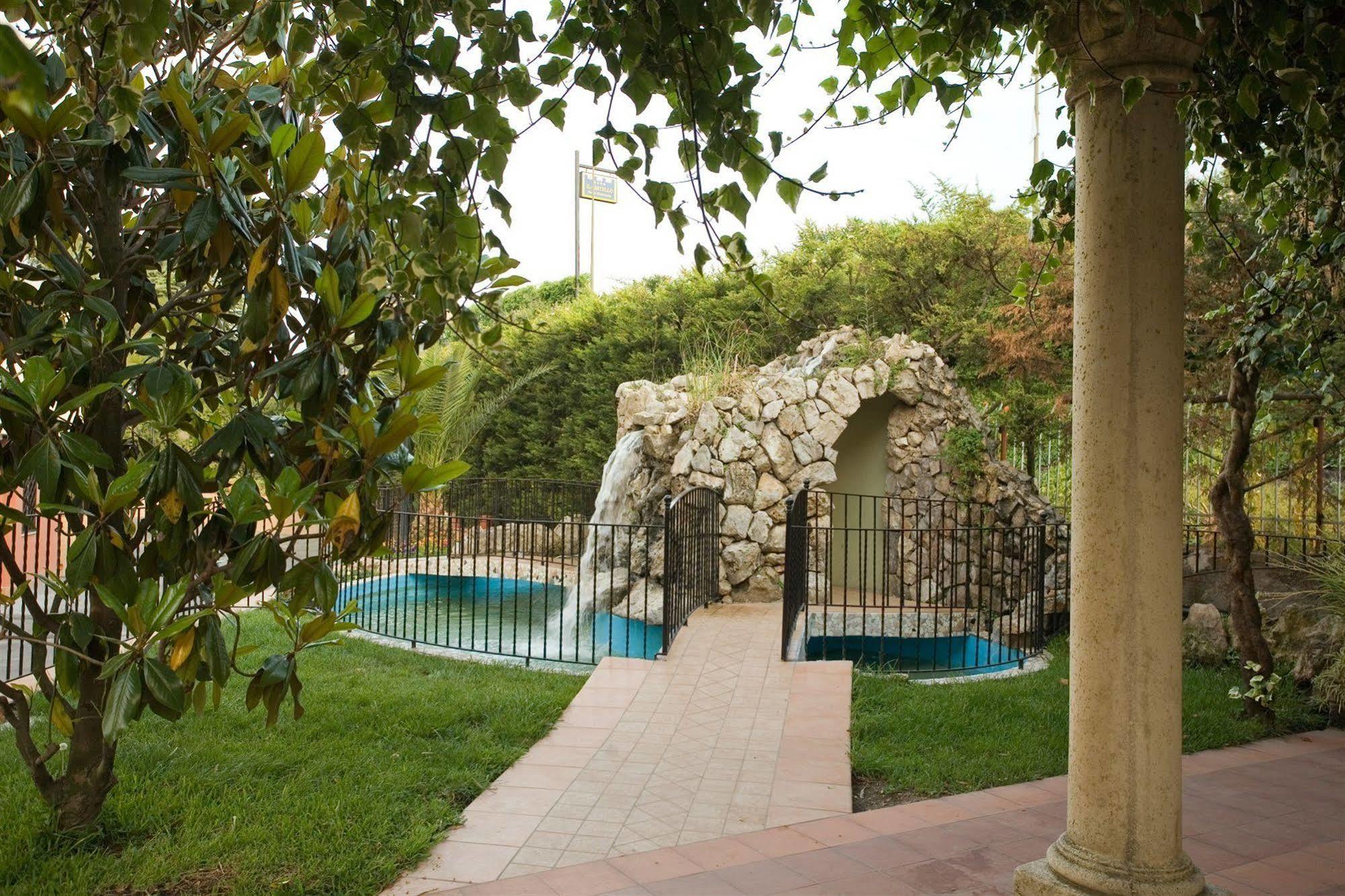 Il Castello Hotell Terzigno Exteriör bild